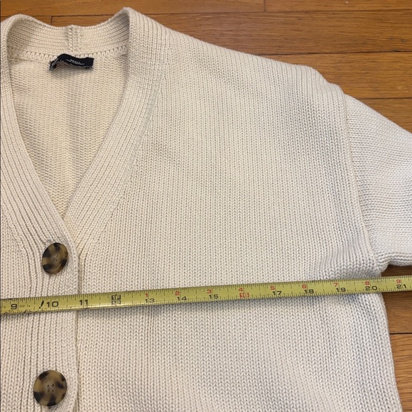 GAP Cotton Crop V-Neck Cardigan Sweater - Picture 7 of 9
